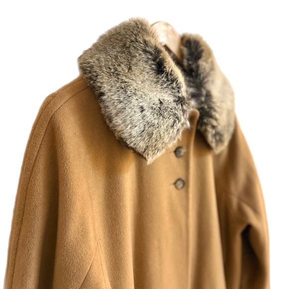 Jones New York Camel Wool Angora Coat w Removable Faux Fur Collar – Canada Made - Picture 3 of 14